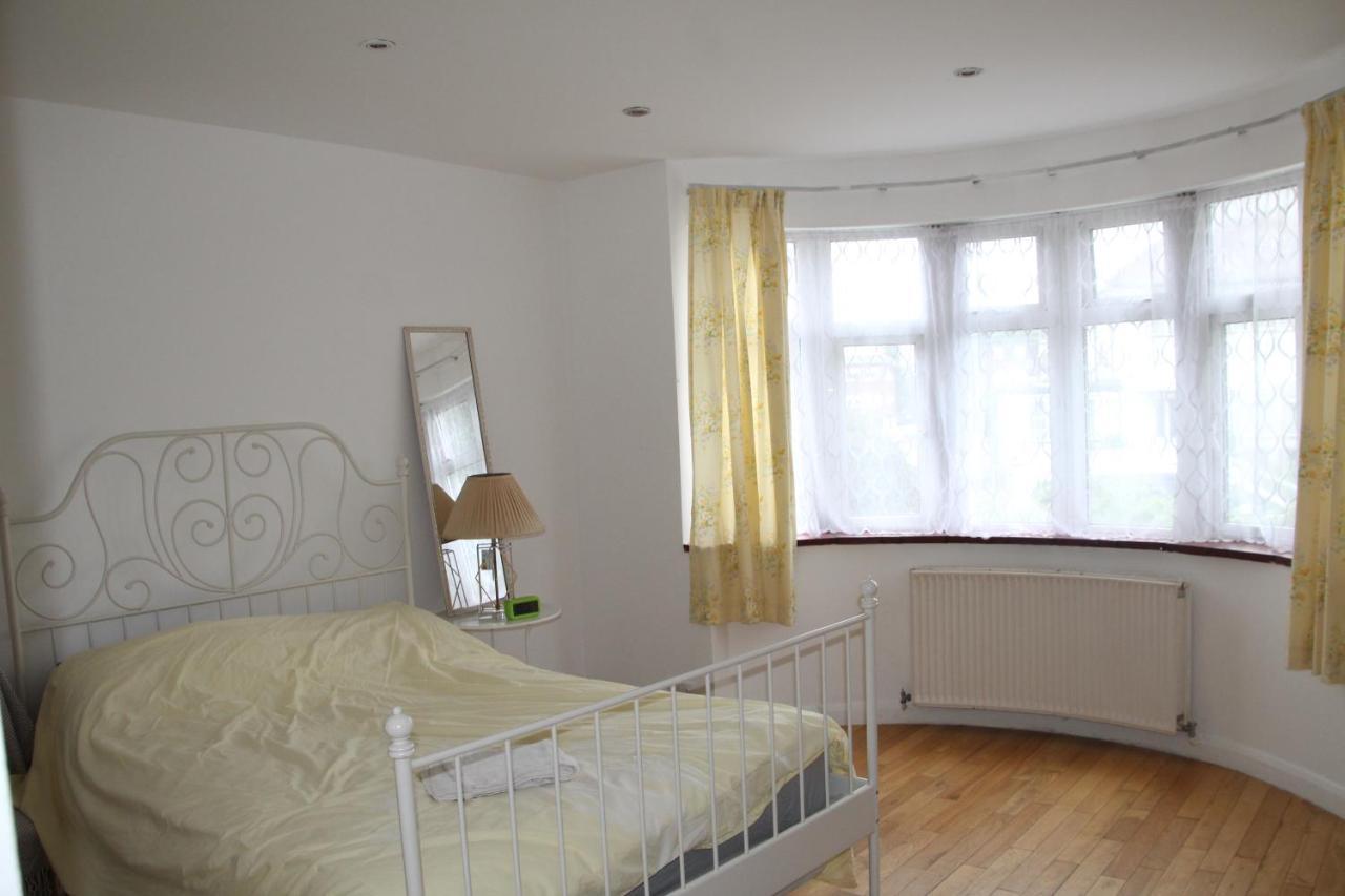 Beautiful Double Bedroom Edgware Eksteriør billede